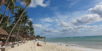 Tubarão ou crocodilo? Turista morre após ser atacado em praia no México