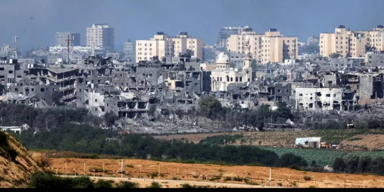 Gaza: bombardeios e ordens de evacuação restringem gravemente o acesso à saúde