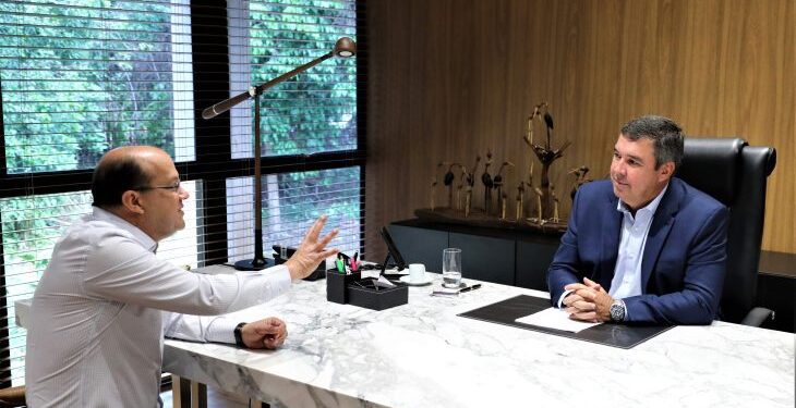 Com projetos e planejamento para 2024, Riedel retoma função e reconhece atuação do vice-governador