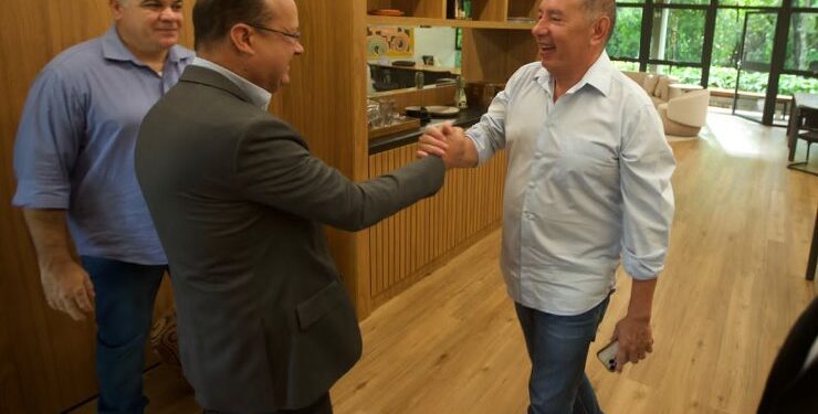 Gerson entrega Governo e destaca parceria entre Poderes