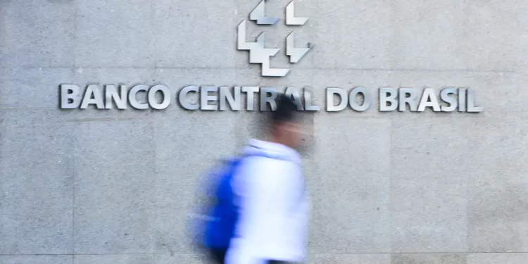 Banco Central divulga edital de concurso para analista
