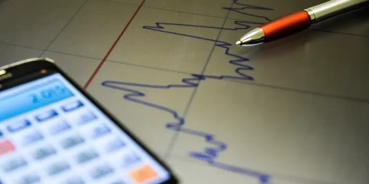 Serviços variam 0,4% em novembro, após três meses no campo negativo