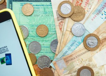 Motoristas já podem pagar IPVA 2024 nos bancos nesta terça; saiba como