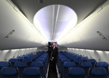 Anac suspende uso no País de modelo da Boeing que teve porta arrancada