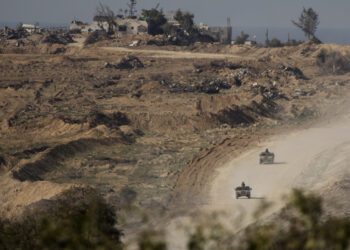 Israel reforça ataques no sul de Gaza e diz ter desmantelado Hamas na região norte