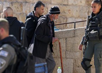 Israel admite ter exumado corpos em Gaza em buscas de reféns, diz rede americana