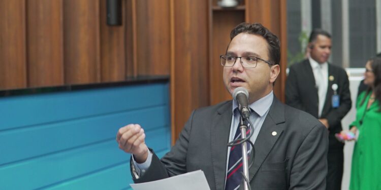 Pedrossian Neto apresenta novo projeto prevendo transparência na fila de pacientes que aguardam vagas no SUS