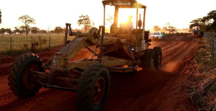 Governo firma convênio para melhoramento de estradas vicinais da Grande Dourados