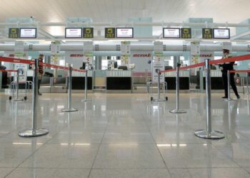 Aeroporto de Barcelona ativa alerta após vazamento de material radioativo