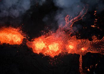 Erupção de vulcão na Islândia perde força; veja as imagens