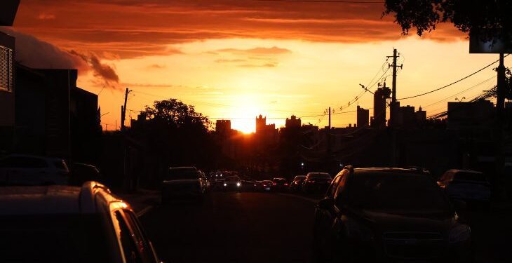 Onda de calor segue no final de semana e sexta-feira é marcada por altas temperaturas