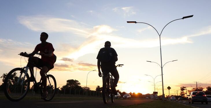 Quinta-feira tem temperaturas acima da média e município de MS pode atingir 40°C