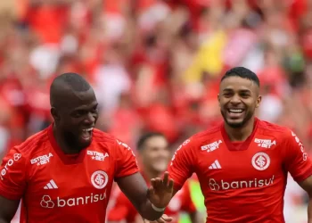 Internacional faz 3 a 0 no São Luiz e avança às semifinais do Gauchão