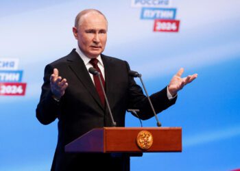 Putin é reeleito com votação recorde e promete mais força militar