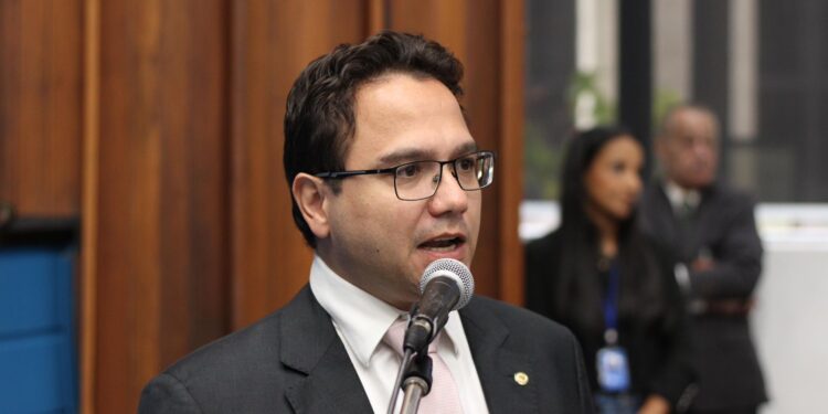 Com projeto sobre o assunto, Pedrossian Neto abre campanha de combate ao abuso e exploração infantil