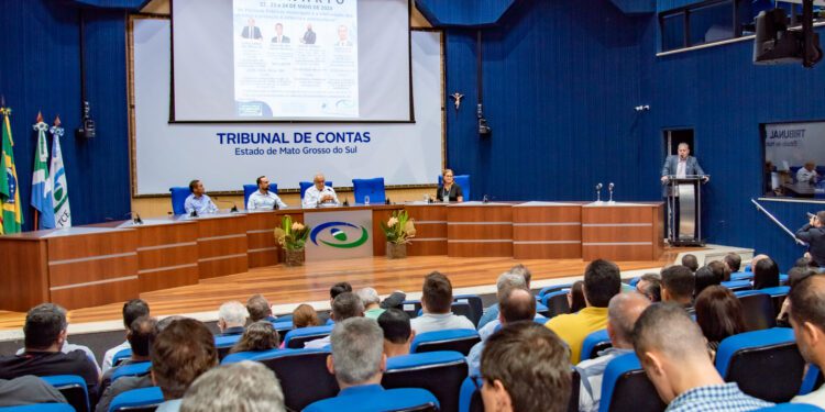 Vereadores de todo o Estado discutem políticas públicas para a primeira infância