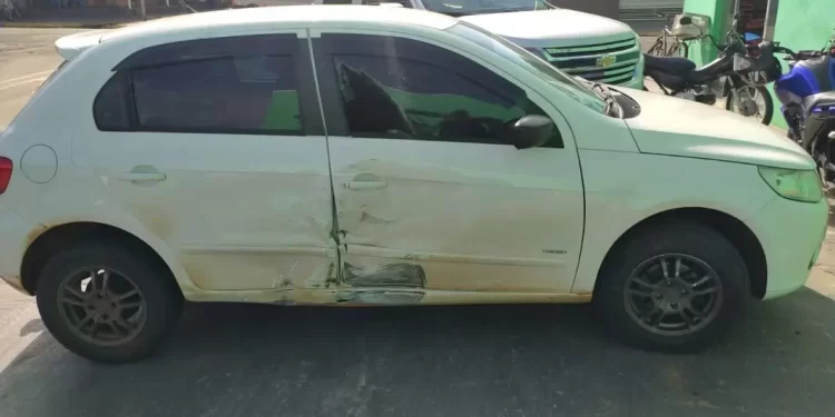 Jovem Fica Ferida em Colisão entre Moto e Carro em Costa Rica