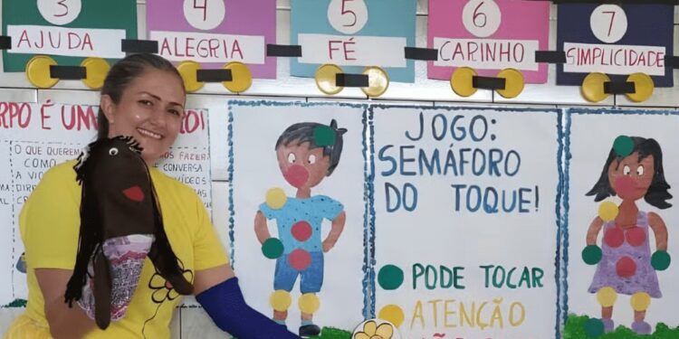 Professora goiana é reconhecida nacionalmente por projeto de prevenção a abusos sexuais