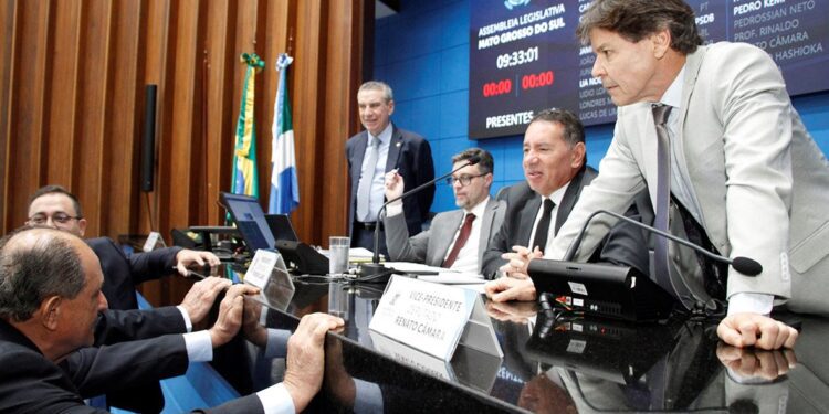 Deputados Estaduais propõem audiência para combater queimadas no Pantanal