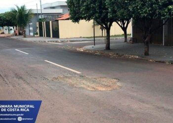 Câmara Municipal solicita reparação urgente de asfalto em ruas de Costa Rica