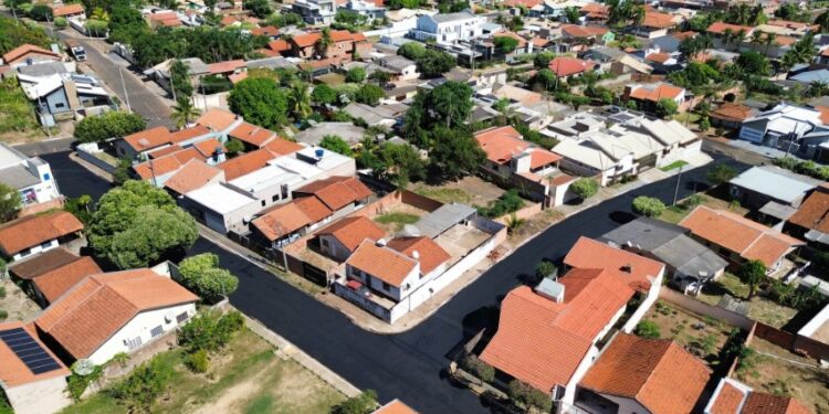 Microrrevestimento asfáltico melhora infraestrutura urbana em Camapuã