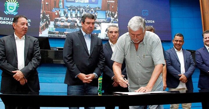 Zeca do PT distribui R$ 3 milhões em emendas parlamentares para 19 municípios de MS