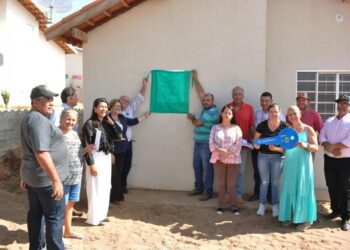Figueirão entrega 10 novas moradias a famílias beneficiadas