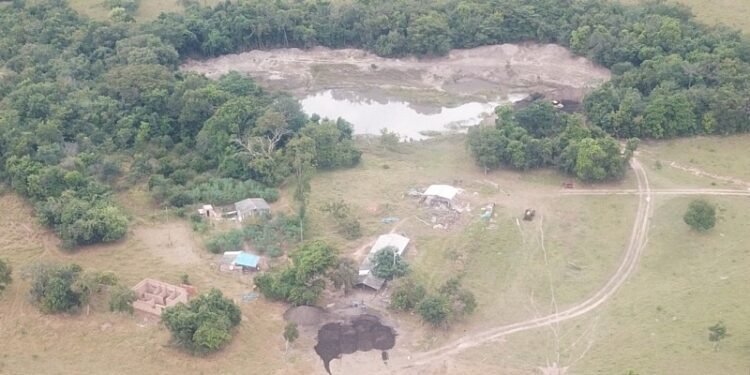 Ministério Público investiga extração ilegal de argila em Alcinópolis