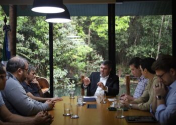 Governo atende reinvindicação antiga e profissionais da Saúde terão correção no valor dos plantões