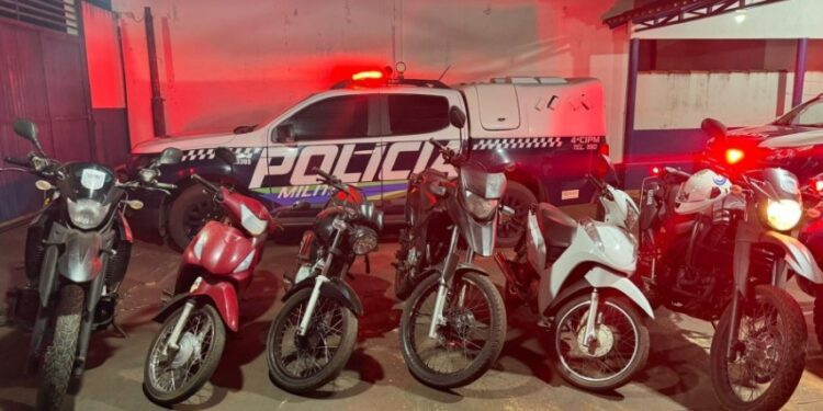 Polícia Militar apreende motocicletas e emite 15 notificações em Paraíso das Águas