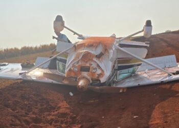 Avião cai em área rural de Paraíso das Águas deixando dois feridos