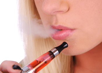 Receita Federal suspenderá CNPJ de comércios que venderem cigarros eletrônicos