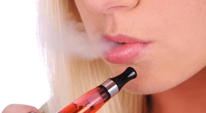 Receita Federal suspenderá CNPJ de comércios que venderem cigarros eletrônicos