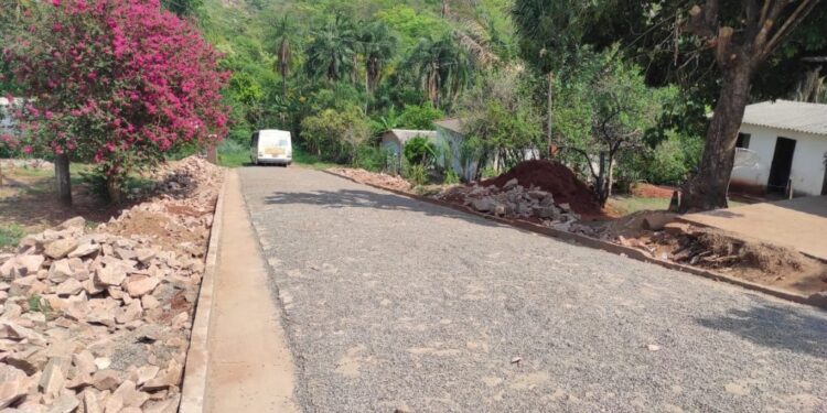 Bairro Alto recebe obras de calçamento em Camapuã