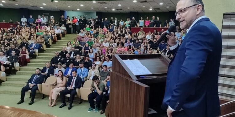 Agepen concede maior honraria a 67 policiais penais, autoridades e colaboradores