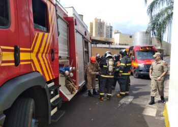 Com participação de 100 pessoas, Shopping realiza simulação de combate a incêndio e prevenção de vítimas