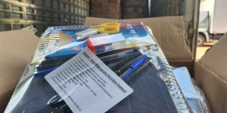 Governo do Estado antecipa entrega dos kits escolares para o ano letivo de 2025