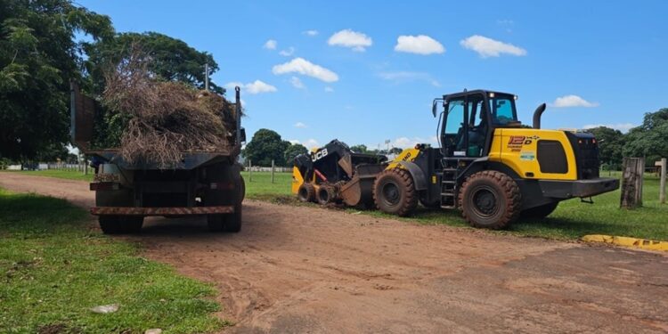 Camapuã reforça programa de limpeza urbana com foco na Vila Industrial
