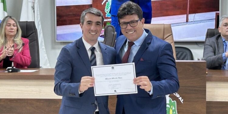 Justiça Eleitoral formaliza mandatos com diplomação de eleitos em Costa Rica
