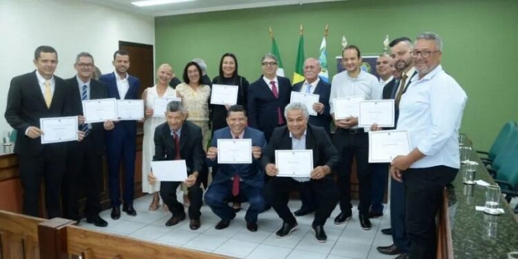 Prefeito e vereadores de Figueirão são diplomados para mandato 2025-2028