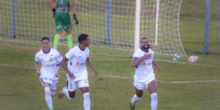 Costa Rica supera Coxim e lidera Estadual após vitória em Aquidauana