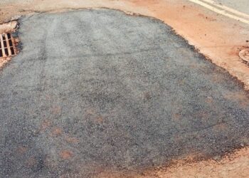 Secretaria de Infraestrutura e Obras intensifica serviços de limpeza urbana em diversos bairros