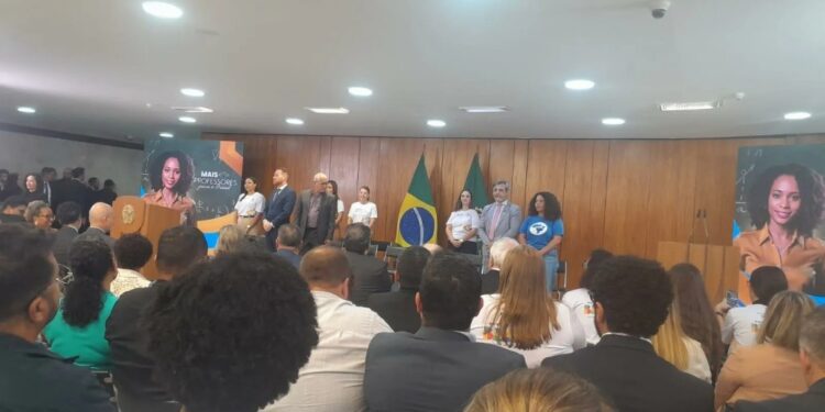 Escola Cívico-Militar de Costa Rica lidera ranking nacional no Ideb