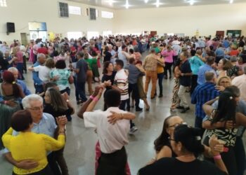Costa Rica celebra a melhor idade com bailão e retomada das atividades no Conviver