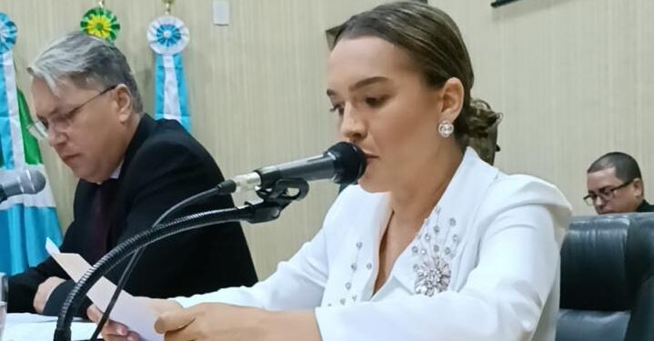 Vereadora Dayane Fernandes inicia mandato com trabalho ativo e escuta à população