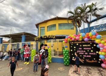 Mais de quatro mil alunos voltam às aulas na rede municipal de Costa Rica