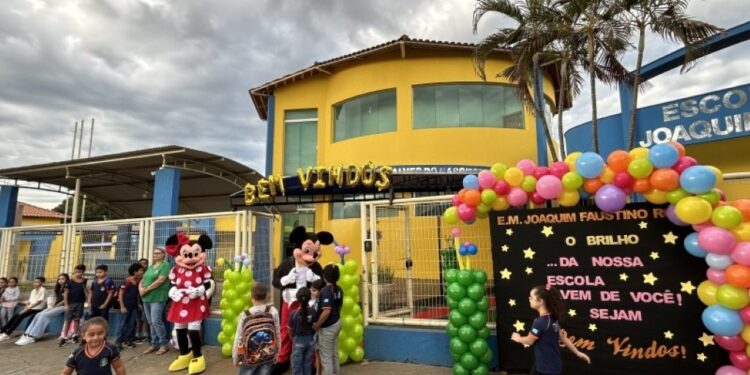 Mais de quatro mil alunos voltam às aulas na rede municipal de Costa Rica