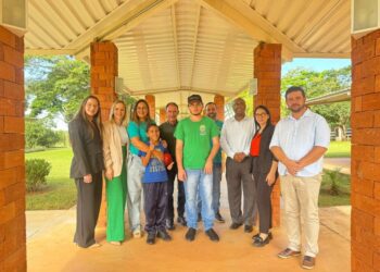Secretário de Saúde de Figueirão visita APAE e equoterapia em Chapadão do Sul