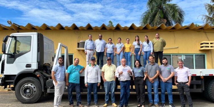 Figueirão amplia frota com aquisição de caminhão prancha para infraestrutura