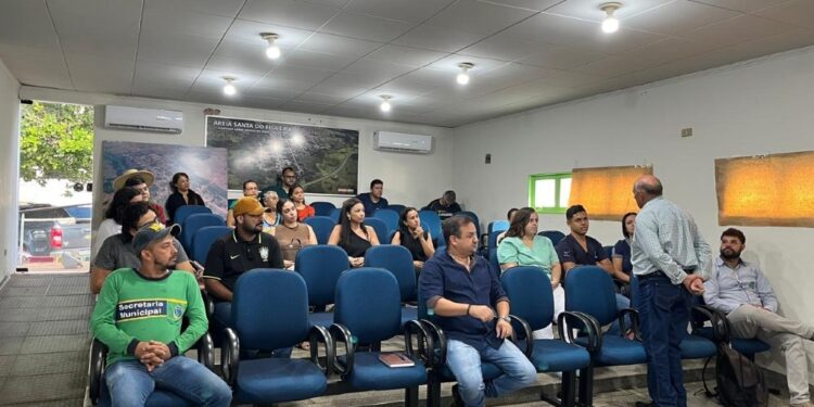 Prefeito Juvenal acolhe novos servidores aprovados em concurso público